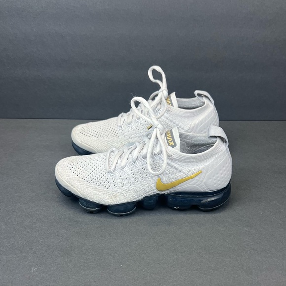 Nike Air VaporMax 2 Women's Size 6 Vast White Metallic Gold Shoes 942843-010 - Picture 2 of 9